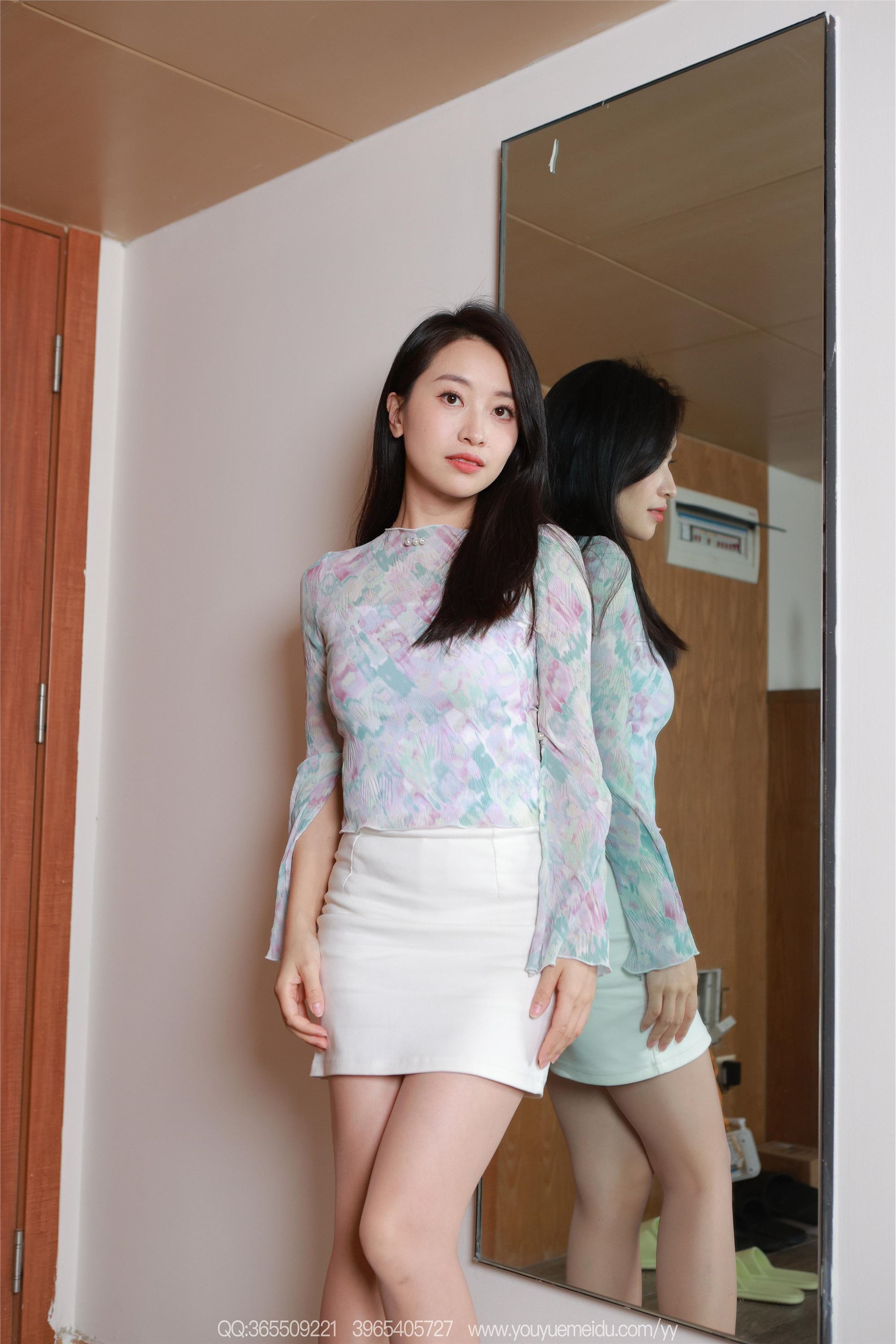 IESS异思趣向  2025.11.02 丝享家 2199 小婕《花袖子（下）》